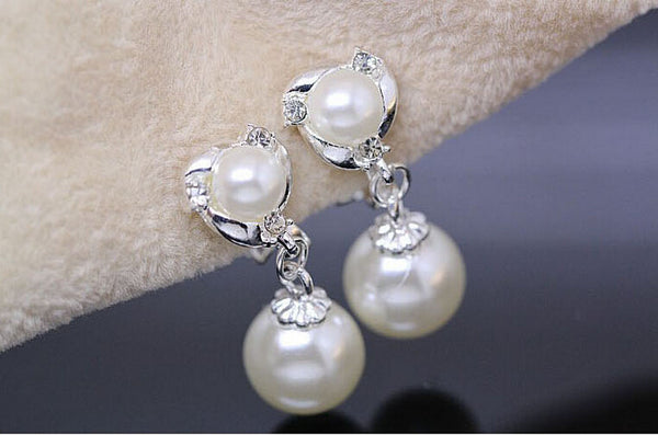 Elegant Dolphin Pearl Earrings 